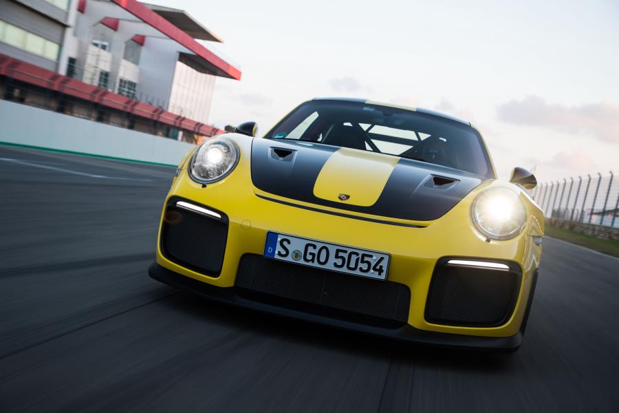  Porsche 911 GT2 RS (991) 2017 года  (WW) (фото 40 из 93)